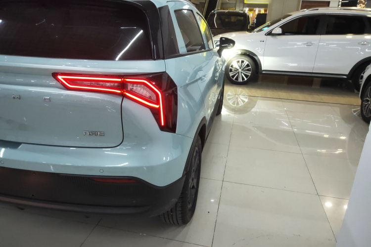 吉利几何E萤火虫 2024款 401km 萤光车身外观6006