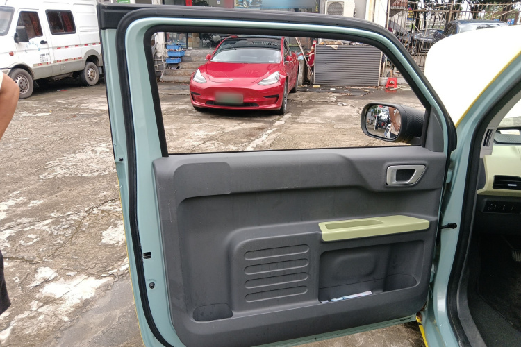 吉利汽车 2023款 熊猫mini 200km 灵动熊中控内饰7005