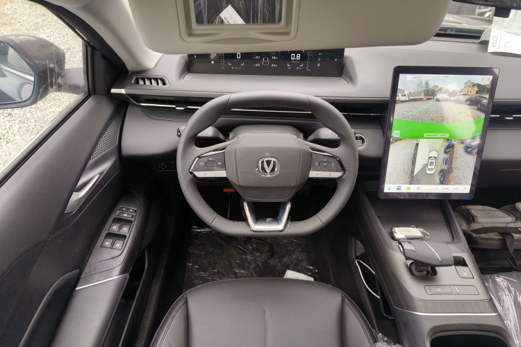 长安 逸动 2025款 蓝鲸 1.5T 500Bar尊贵型中控内饰13