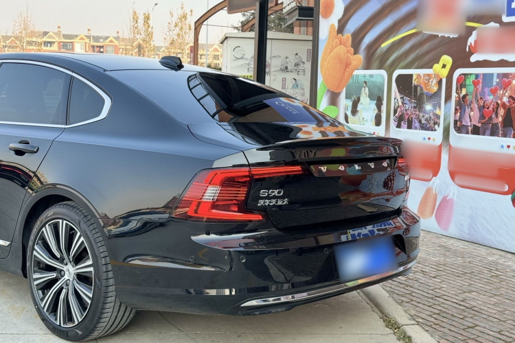 沃尔沃S90 2024款 B5 智雅豪华版车身外观6006