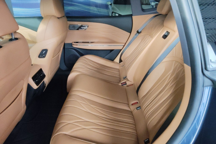 吉利银河 银河星耀8 2025款 130km EM-P 星舰版中控内饰21