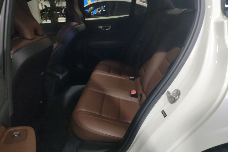 沃尔沃S60 2022款 B4 智逸豪华版中控内饰7003