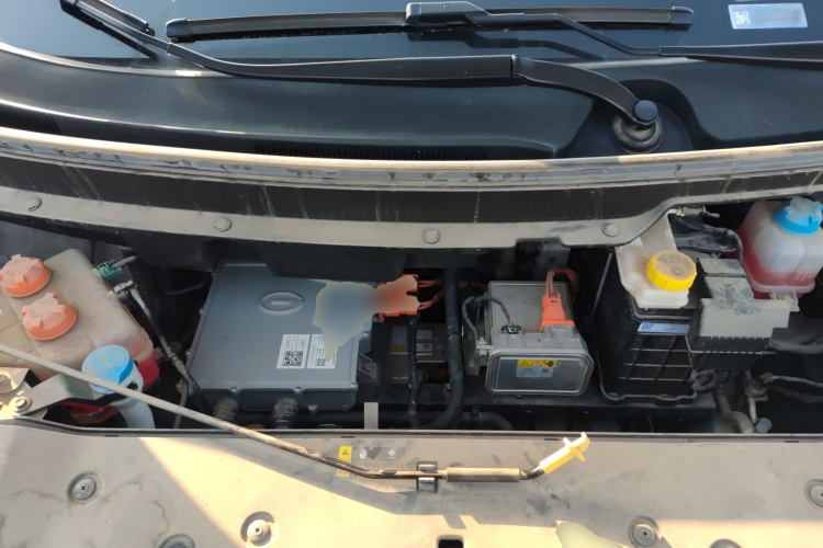 埃安 AION Y 2023款 Younger 星耀版机舱底盘24