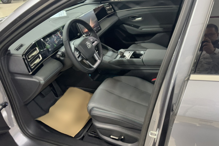 比亚迪 秦L 2025款 DM-i 智驾版 120KM超越型局部细节19