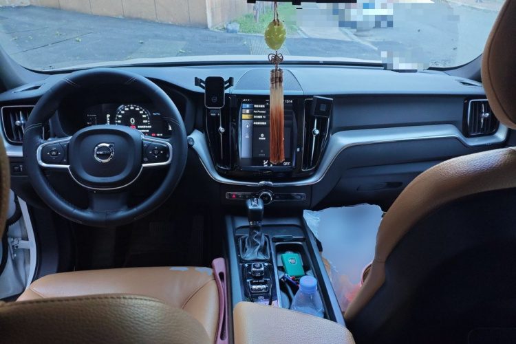 沃尔沃XC60 2018款 T5 四驱智逸版中控内饰12