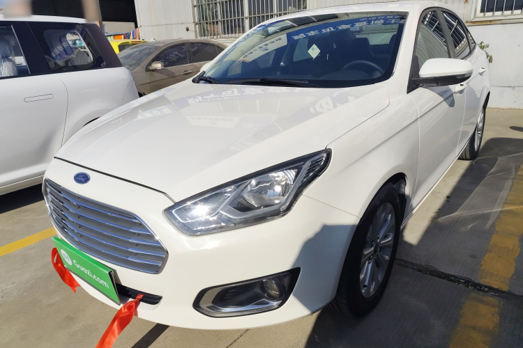 福特 福睿斯 2017款 幸福版 1.5L 自动时尚型车身外观1