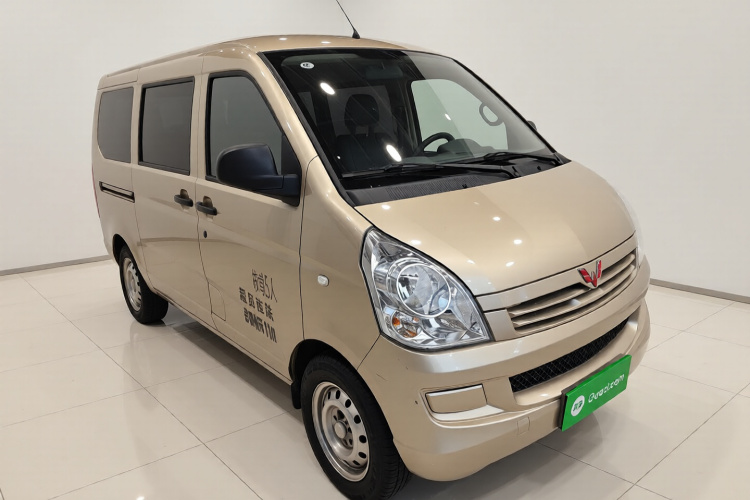 五菱汽车 五菱荣光S 2023款 1.5L 基本型 5/7座车身外观3