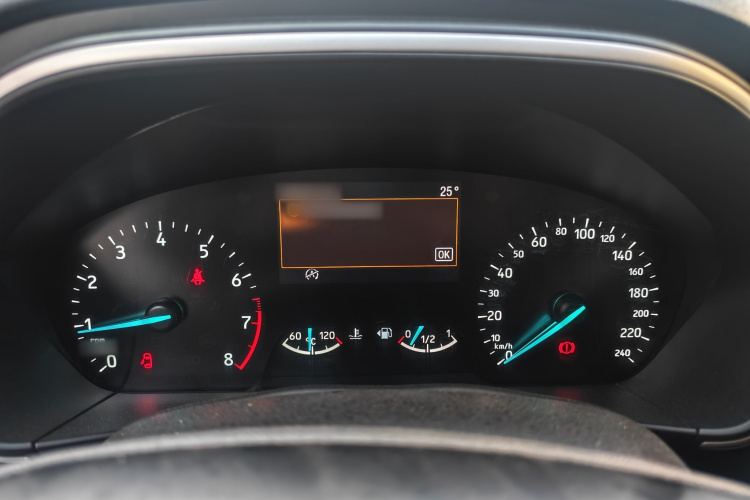 福特 福克斯 2019款 三厢 1.5L 手动锋跃型 国V中控内饰7006