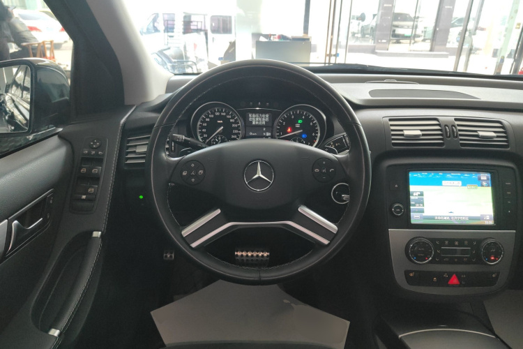 奔驰R级 2014款 R 320 4MATIC 商务型中控内饰13