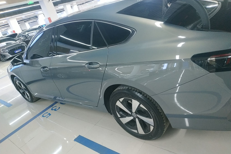 大众 迈腾 2024款  300TSI DSG尊享版显眼包车身外观4