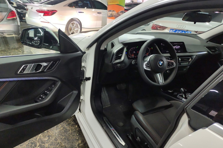 宝马2系(进口) 2021款 225i 四门轿跑车 M运动套装中控内饰20