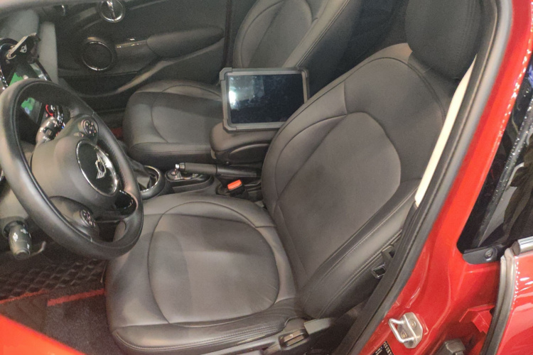 MINI 2016款 1.2T ONE 先锋派 五门版局部细节19