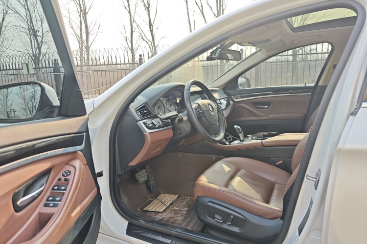 宝马5系 2014款 520Li 典雅型中控内饰7001
