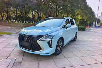 东风风行 风行游艇 2022款 1.5T DCT逐浪版