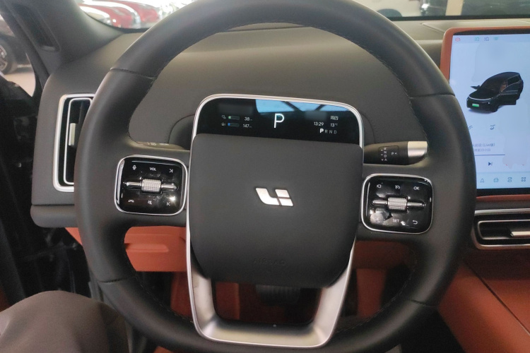 理想汽车 理想L9 2025款 Pro 智能焕新版中控内饰13