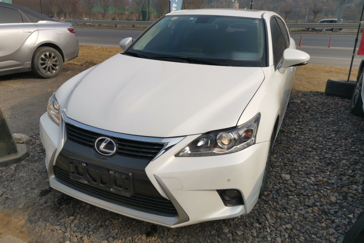 雷克萨斯CT 2014款 CT200h 舒适版 单色车身外观2