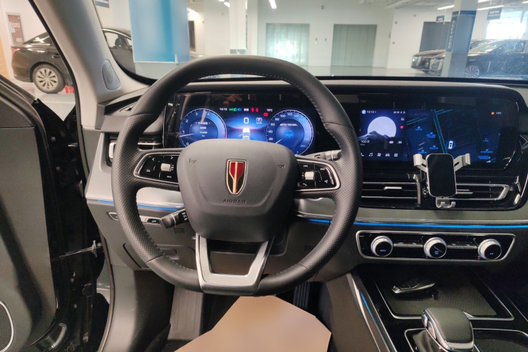 红旗HS5 2023款 2.0T 旗享Pro版中控内饰13