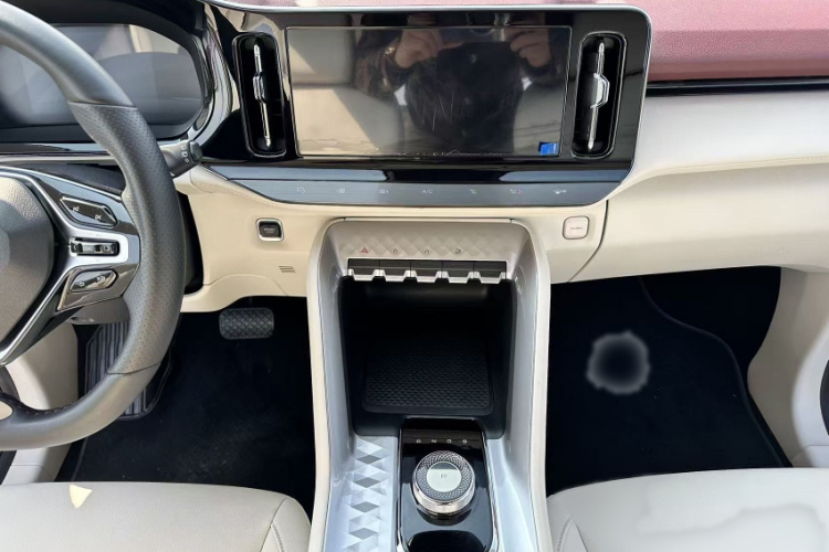 五菱汽车 五菱星云 2023款 2.0L DHT 旗舰版中控内饰7012