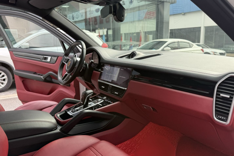 保时捷 2018款 Cayenne 3.0T中控内饰7008