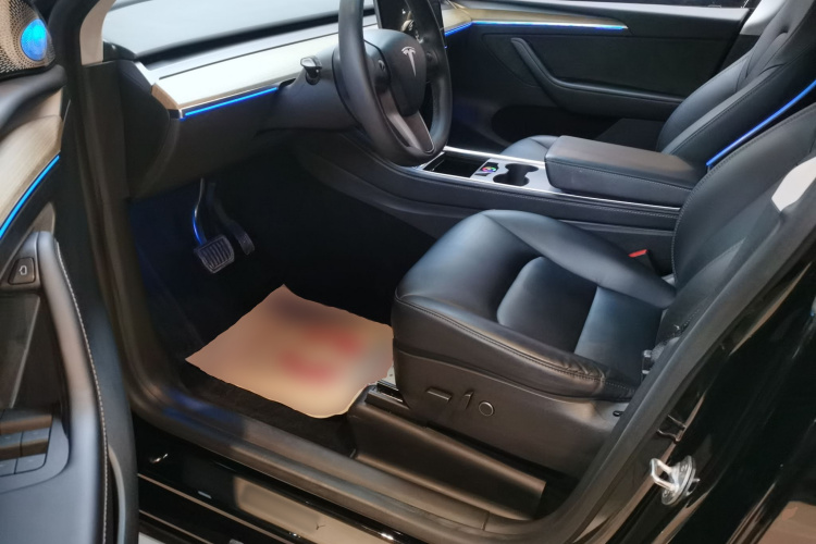 特斯拉 Model Y 2022款 后轮驱动版中控内饰19