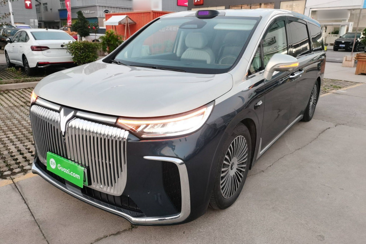 岚图汽车 岚图梦想家 2025款 PHEV 四驱旗舰乾崑版车身外观1