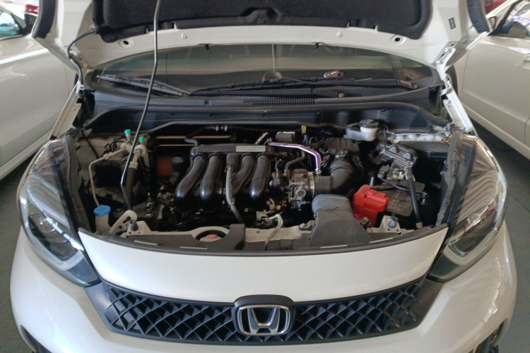 本田 飞度 2023款 1.5L CVT潮跑版机舱底盘24