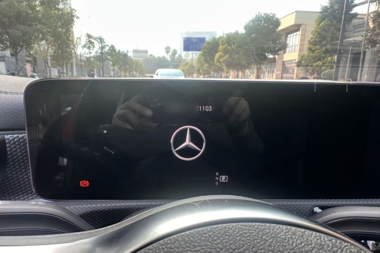 奔驰A级 2021款 A 200 L 运动轿车时尚型中控内饰7007