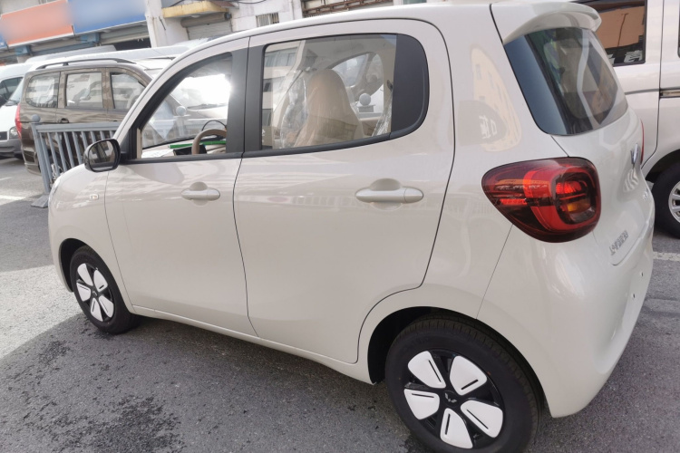 五菱汽车 宏光MINIEV 2025款 四门版 进阶款车身外观4