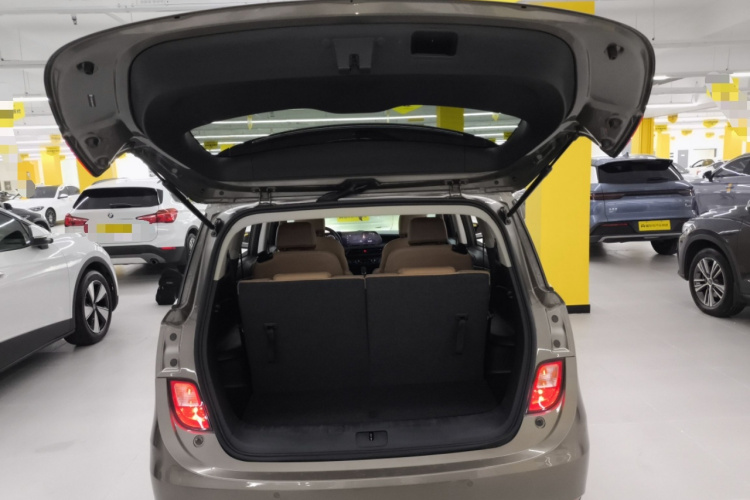 别克GL6 2021款 323T 轻混动互联豪华型局部细节23