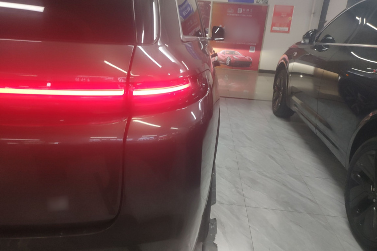 理想汽车 理想L8 2023款 Pro车身外观9