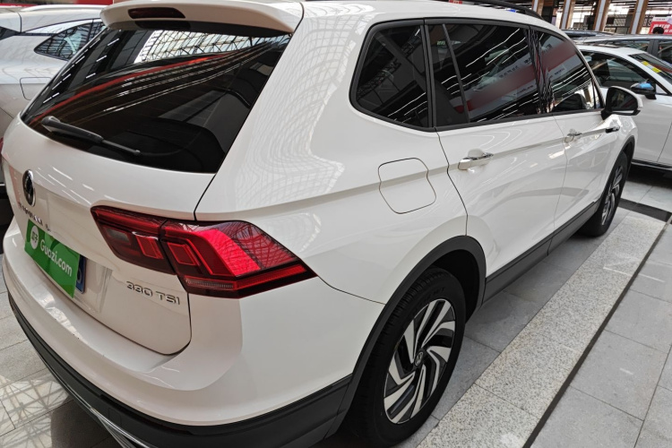 大众 途观L 2022款 330TSI 自动两驱舒享版车身外观7