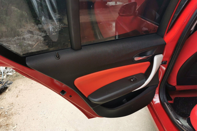 宝马1系(进口) 2018款 118i 领先型中控内饰7008