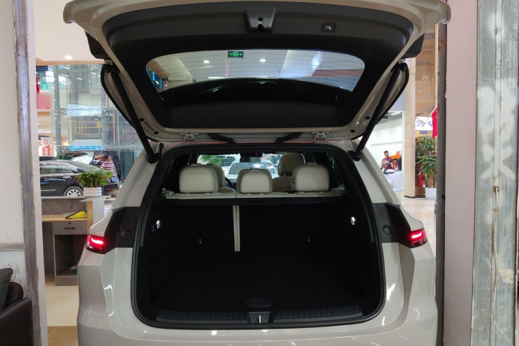 理想汽车 理想L6 2024款 Pro机舱底盘23