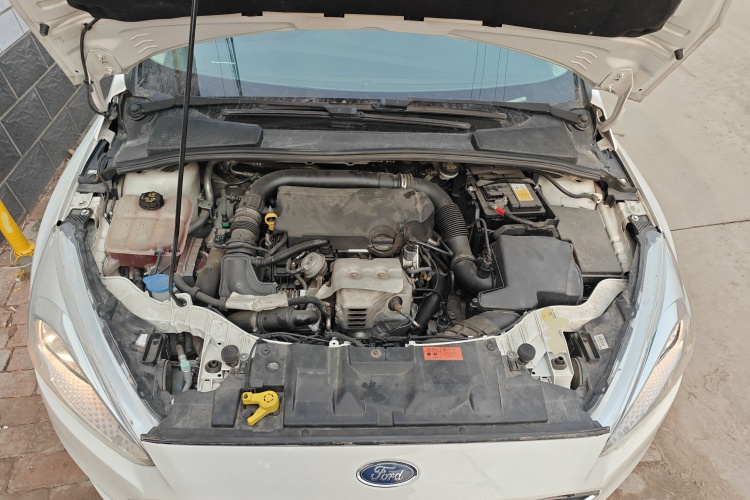 福特 福克斯 2015款 两厢 EcoBoost 125 自动超能风尚型机舱底盘24