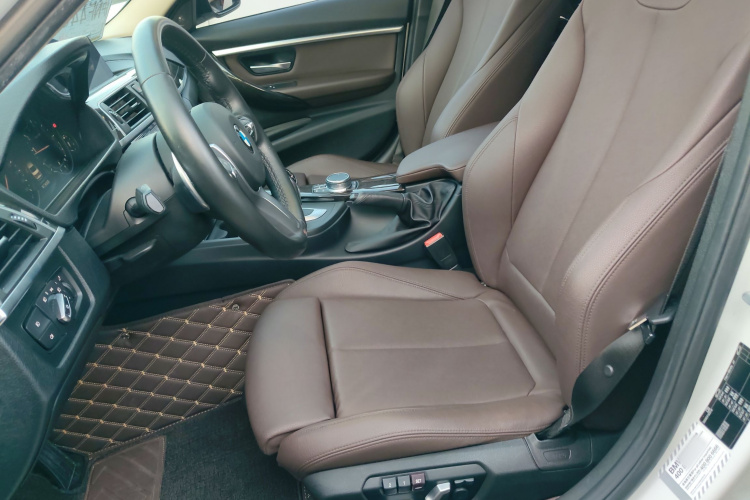 宝马3系 2019款 320Li M运动曜夜版中控内饰19