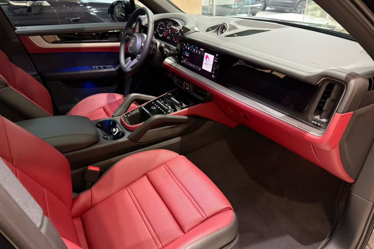 保时捷 2025款 Cayenne 3.0T中控内饰7008