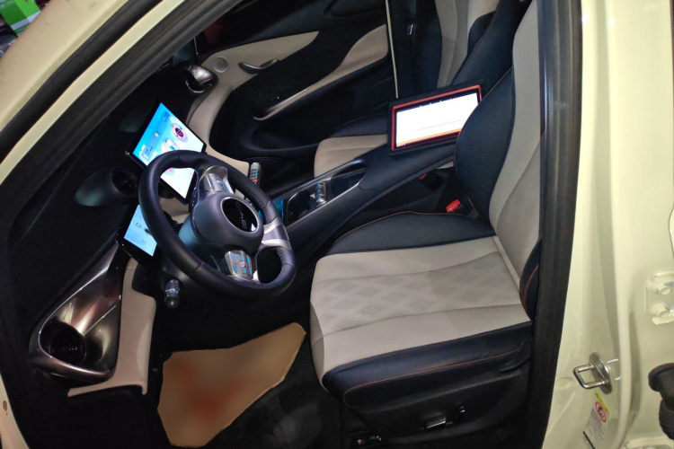 比亚迪 海豚 2023款 420km 时尚版中控内饰19