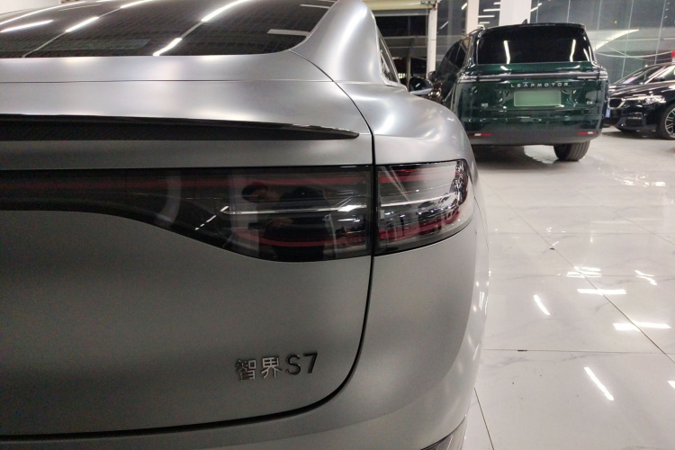 鸿蒙智行 智界S7 2024款 Ultra 四驱旗舰版车身外观6006