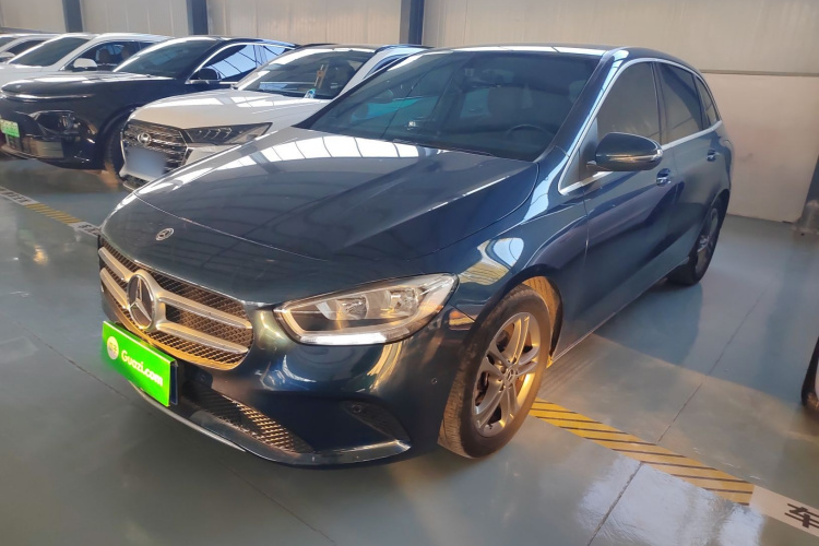 奔驰B级 2020款 B 180车身外观1