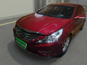 现代 索纳塔 2011款 2.0L 自动领先版