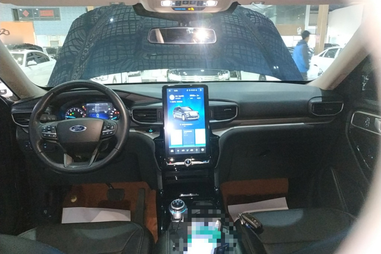福特 探险者 2020款 EcoBoost 285 四驱风尚版 6座中控内饰12