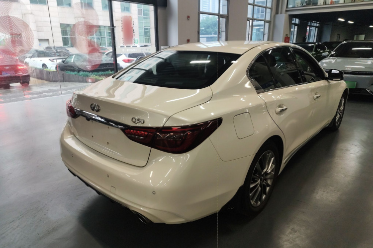 英菲尼迪Q50L 2018款 2.0T 逸享版 国V车身外观7