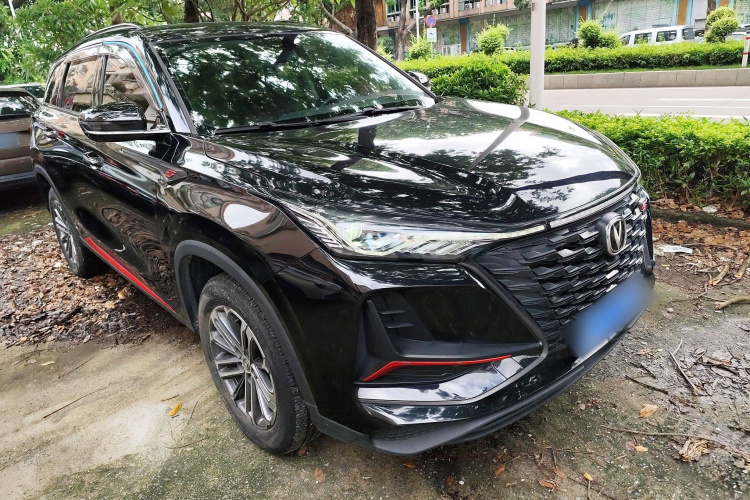 长安CS75 PLUS 2022款 1.5T 自动尊贵型车身外观3