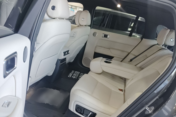 理想汽车 理想L7 2023款 Pro中控内饰21