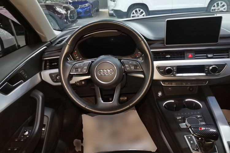 奥迪A4L 2019款 40 TFSI 时尚型 国V中控内饰13