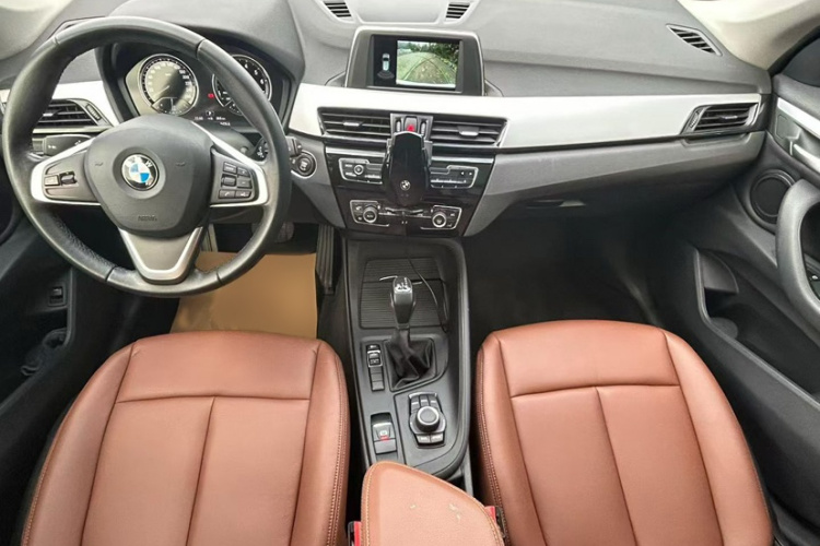 宝马X1 2018款 sDrive20Li 领先型中控内饰7006