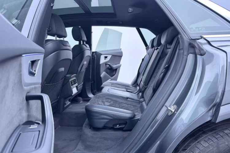 奥迪Q8 2019款 55 TFSI 臻选动感型中控内饰7014