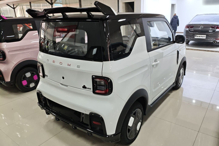 吉利银河 2025款 210km 熊猫卡丁车身外观7