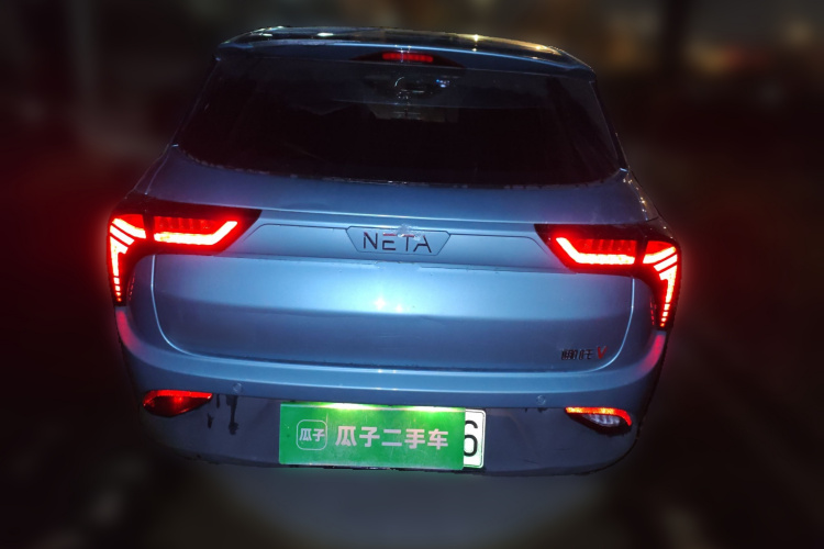 哪吒汽车 哪吒V 2021款 长续航娱乐版车身外观6