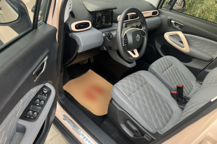 零跑汽车 零跑T03 2021款 400豪华Pro版中控内饰7010